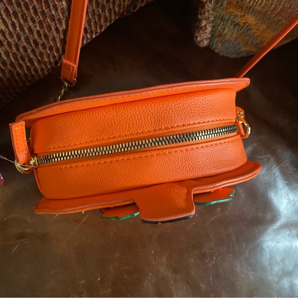 BETSEY JOHNSON Pumpkin Kitsch Orange BM28110" Marylin Monroe Face Bag Purse - Picture 9 of 10
